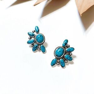 Blue flower stud earrings S291